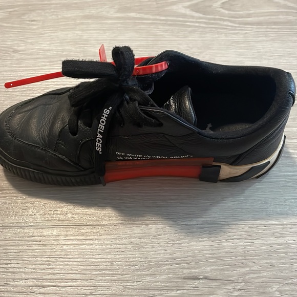 OFF-WHITE Red Tag Trainers In Black - Picture 11 of 15